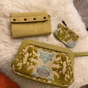 Petunia Pickle Bottom "Cake" Clutch